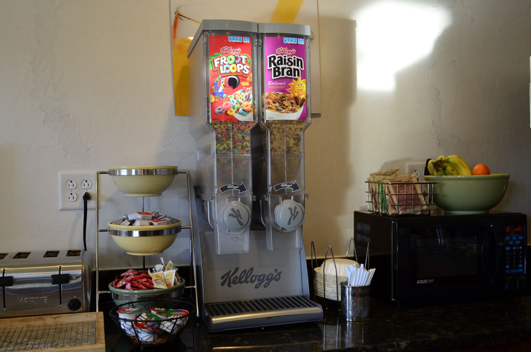 Food & Drinks 5, Quality Inn & Suites Ankeny - Des Moines, Polk