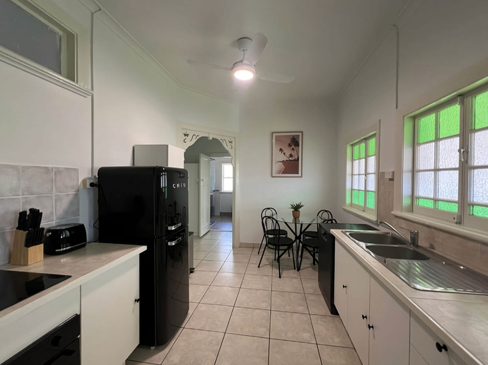 Others 5, Sans Souci Apartments, Hinchinbrook