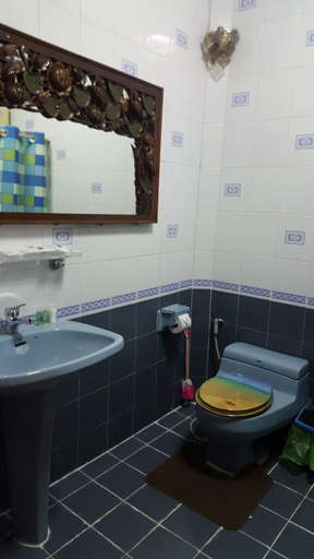 Bathroom 3, Ratmanee House, Muang Kanchanaburi