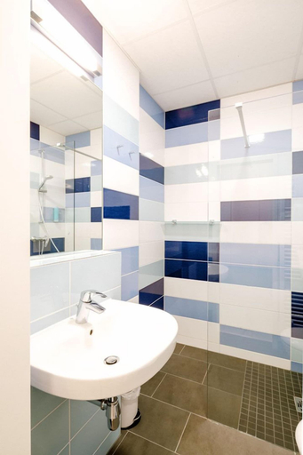 Bathroom 5, Hotel am Zoo GmbH & Co KG, Neunkirchen