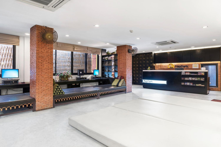 Public Area 2, NapPark Hostel, Phra Nakhon