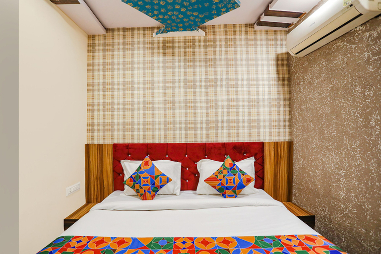 Others 5, FabHotel P2, Bhopal