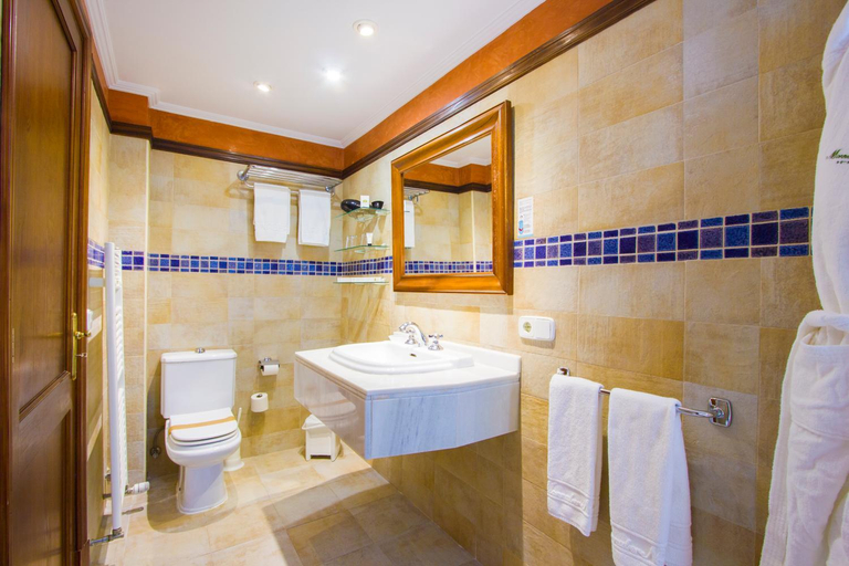 Bathroom 5, Hotel Monnaber Nou, Baleares
