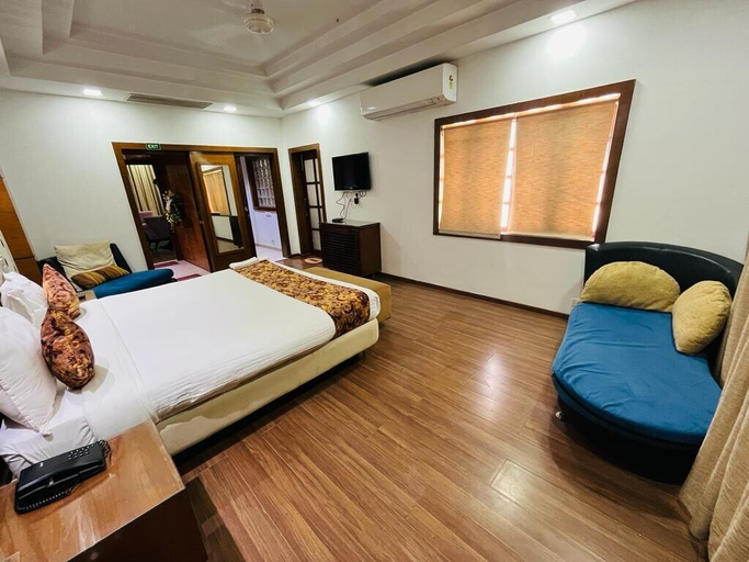 Bedroom 2, Shankus water park & Resort, Mahesana