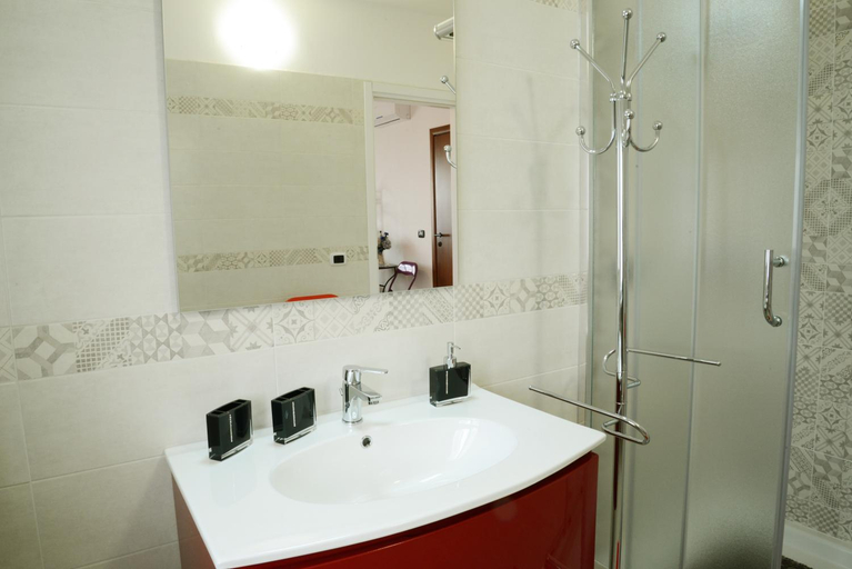 Others 2, B&B Milu', Verona