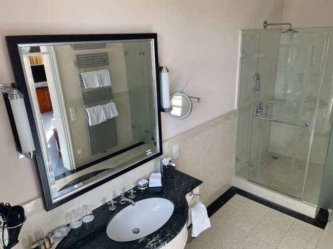 Bathroom, Schloss Neutrauchburg, Ravensburg