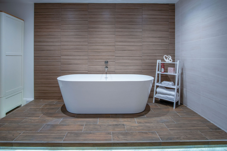 Bathroom 3, The Sleeping Giant - Pen Y Cae Inn, Powys