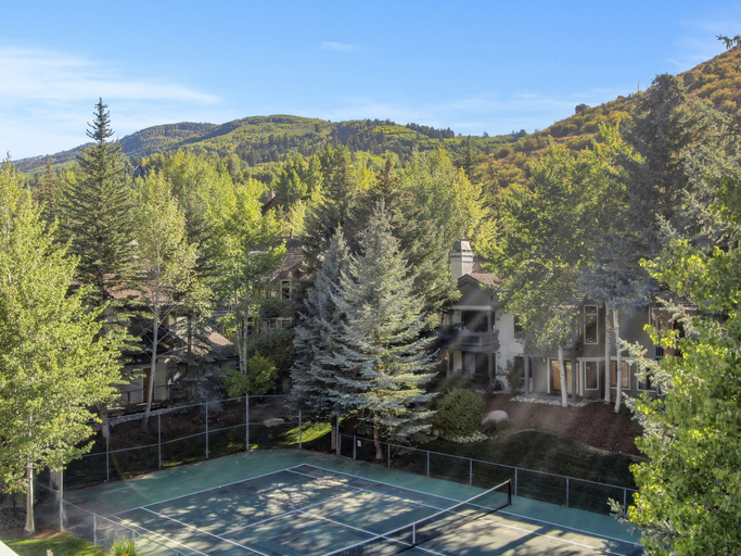 Exterior & Views 2, Ridgepoint Townhomes by East West Hospitality, Eagle