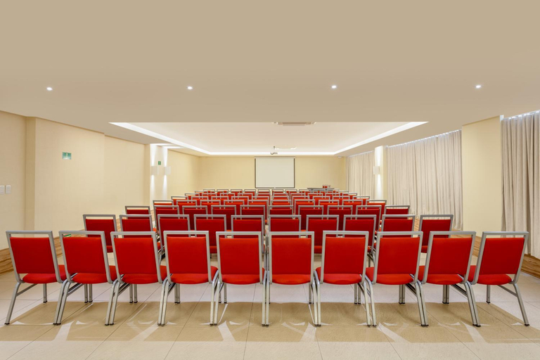 Meeting room / ballrooms 5, Ramada by Wyndham Macae Hotel & Suites, Macaé