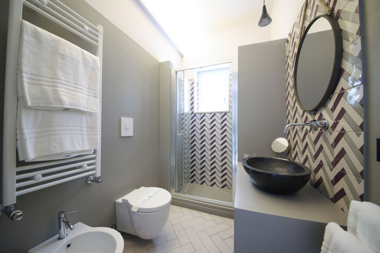 Bathroom 5, Tenuta Bellelli, Salerno