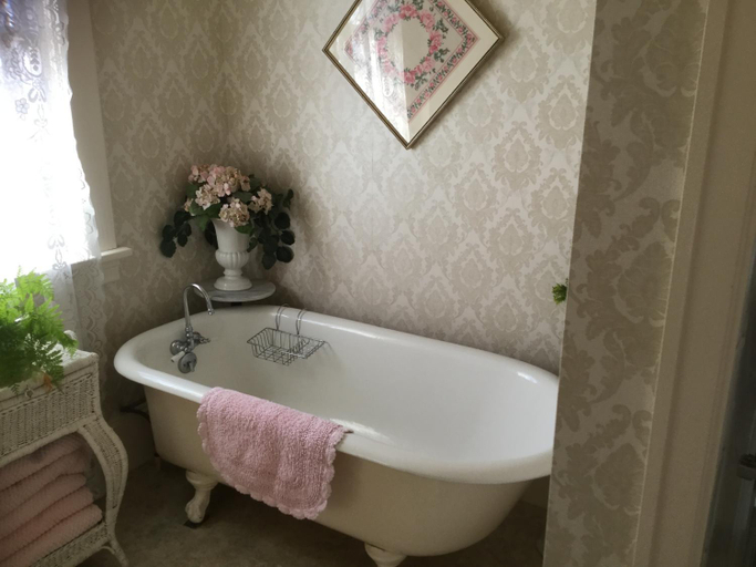 Bathroom 3, Briar Rose Inn Vancouver WA USA, Clark