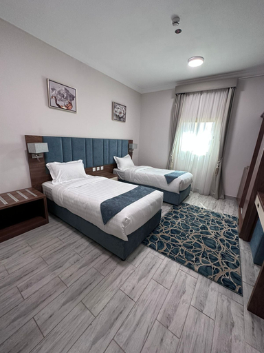 Bedroom 3, Seaview Hotel, Umluj