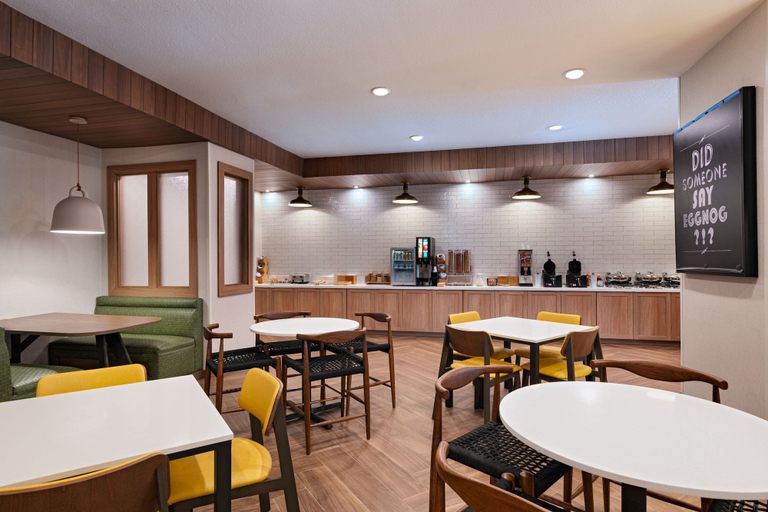 Food & Drinks 4, Fairfield Inn & Suites Hillsboro, Hill