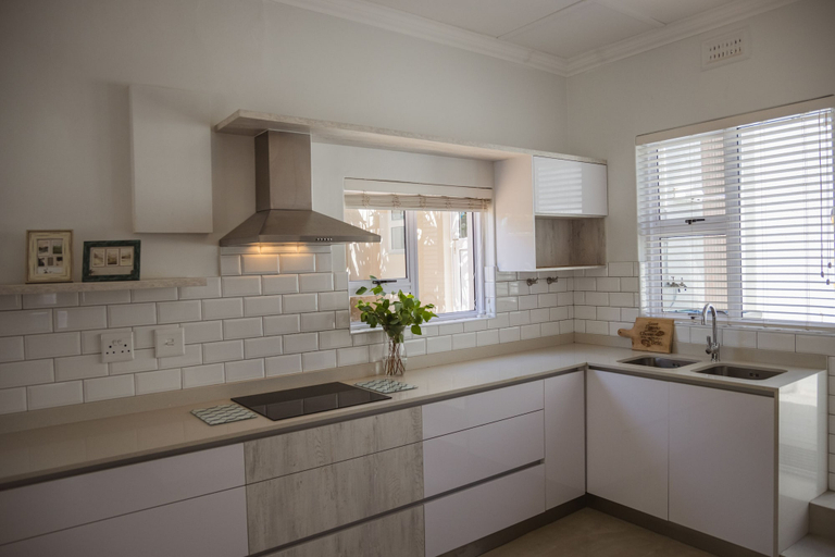 Private kitchen 3, Beachside Cottage, City of Cape Town