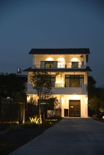 Exterior 15