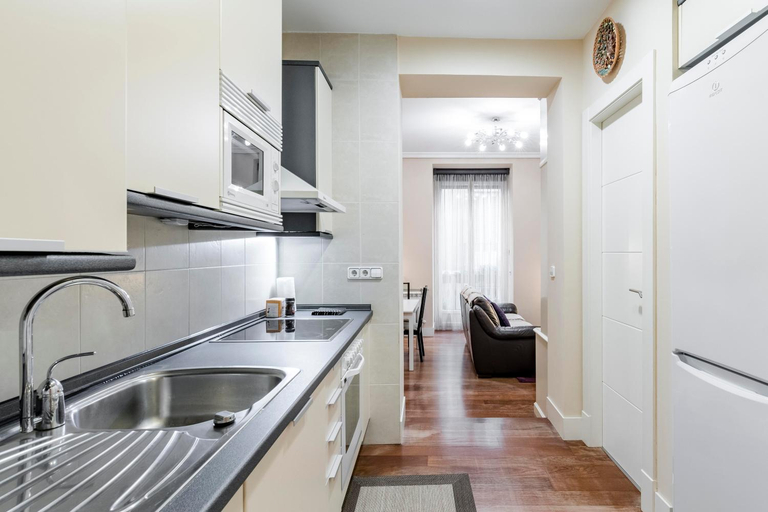 Others 5, Arenal Adagio Apartment, Madrid