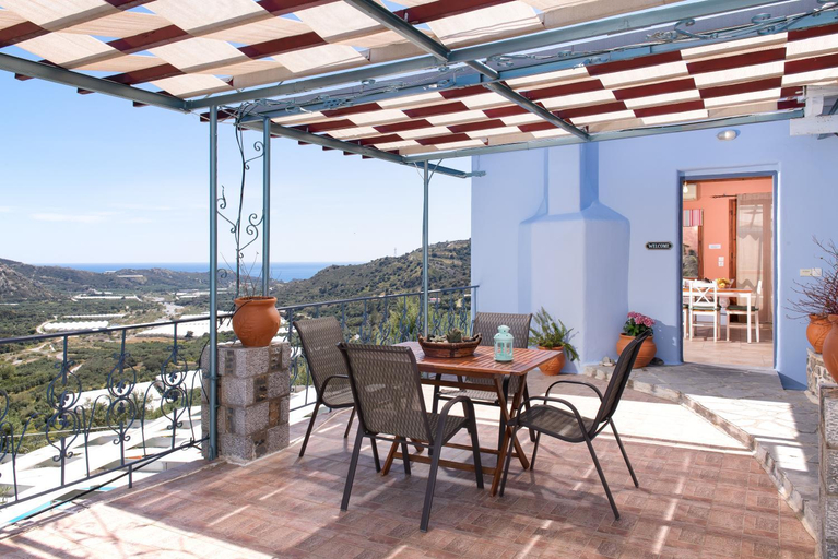Others 5, Sarakinas Residences, Crete