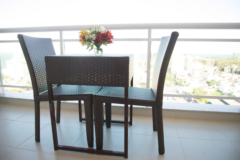 Balcony/terrace, Ramada by Wyndham Macae Hotel & Suites, Macaé