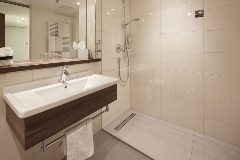 Bathroom 3, Hotel Krone Tuebingen, Tübingen