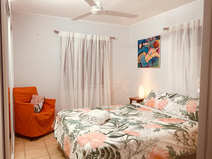 Others 4, Sandy toes, Livingstone - Pt B