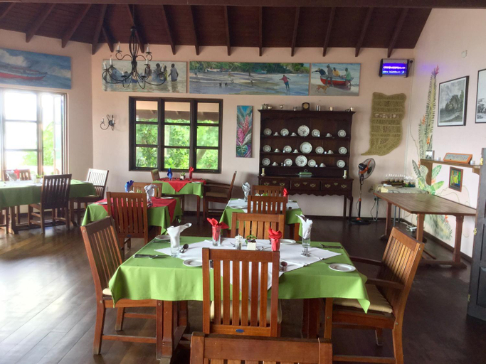 Food & Drinks 4, Petite Anse Hotel