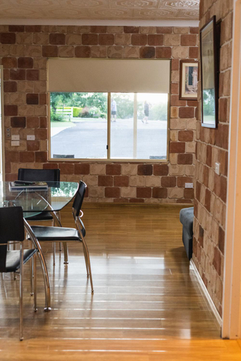 Others 2, Golfers Inn, Tenterfield