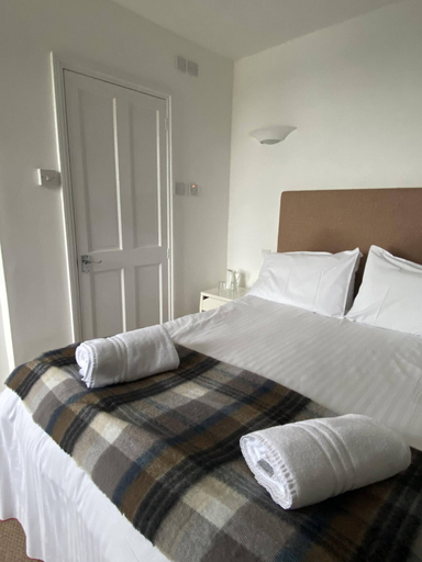 Bedroom 3, Cadgwith Cove Inn, Cornwall