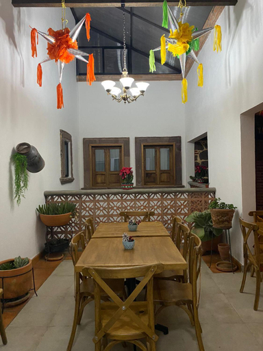 Food & Drinks 5, Hotel La Lejona, Allende