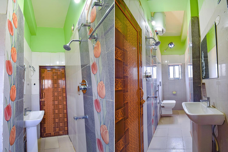 Bathroom 4, Fabhotel Knight Airways, Kamrup