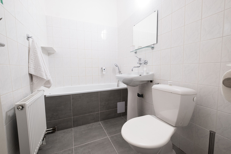 Bathroom 3, Zámecký hotel Anton Florian, Břeclav