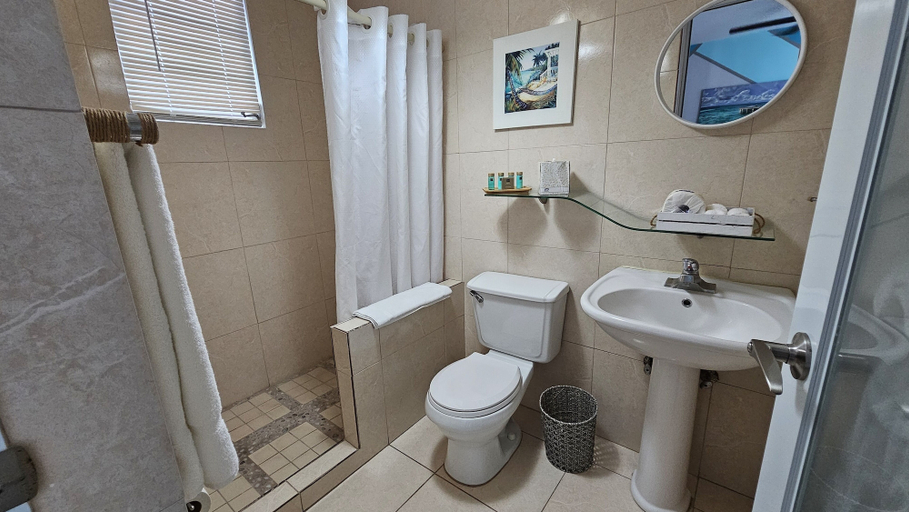 Bathroom 3, Aqua Marina Beach Club
