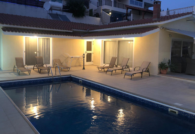 Swimming pool 2, Peyia Palm Villa