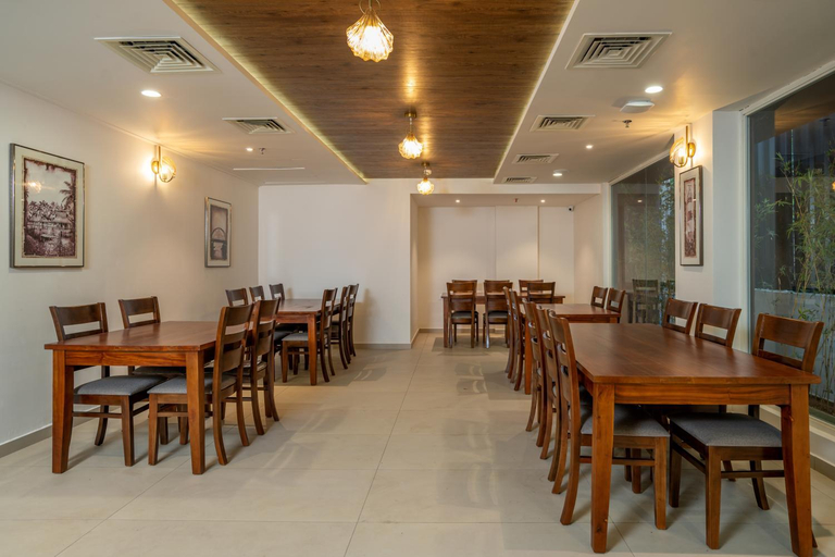 Food & Drinks 5, The Trios Hotel, Ernakulam