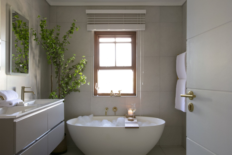 Bathroom 4, De Zalze Lodge, Cape Winelands