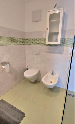 Bathroom 2, B&B Gasthaus Lieg, Bolzano