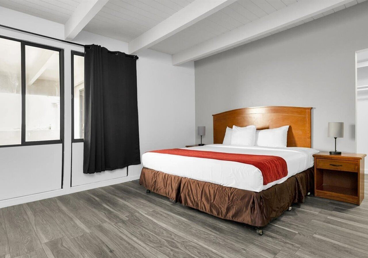 Bedroom 3, Motel 6 San Francisco, CA – Great Highway, San Francisco