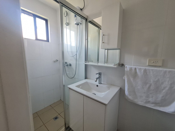 Bathroom 3, New Door Apartments, Ba