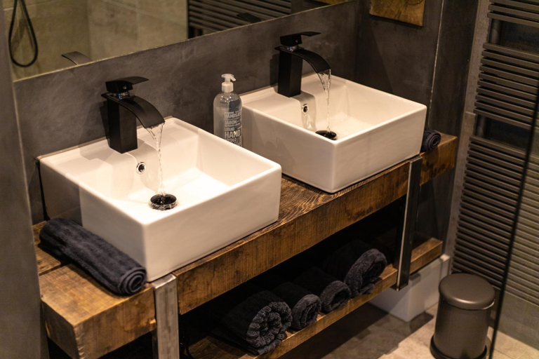 Bathroom 1, B&B de Nieuwe Haven, Bunschoten