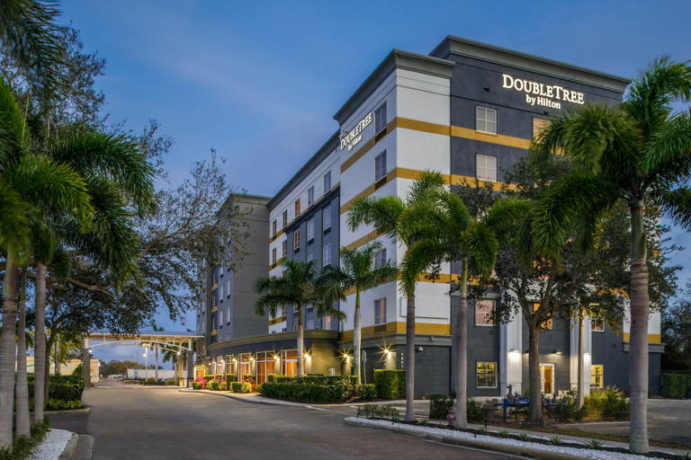 Exterior & Views 2, DoubleTree by Hilton Sarasota Bradenton Airport, Manatee