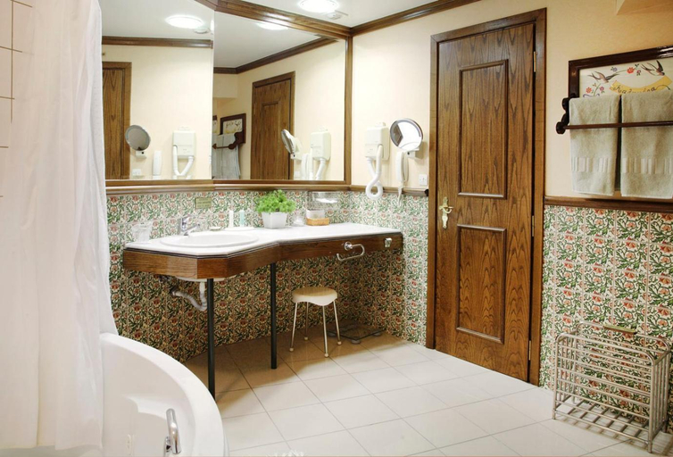 Bathroom 5, HOTEL SPA MONTANA, Central Greece