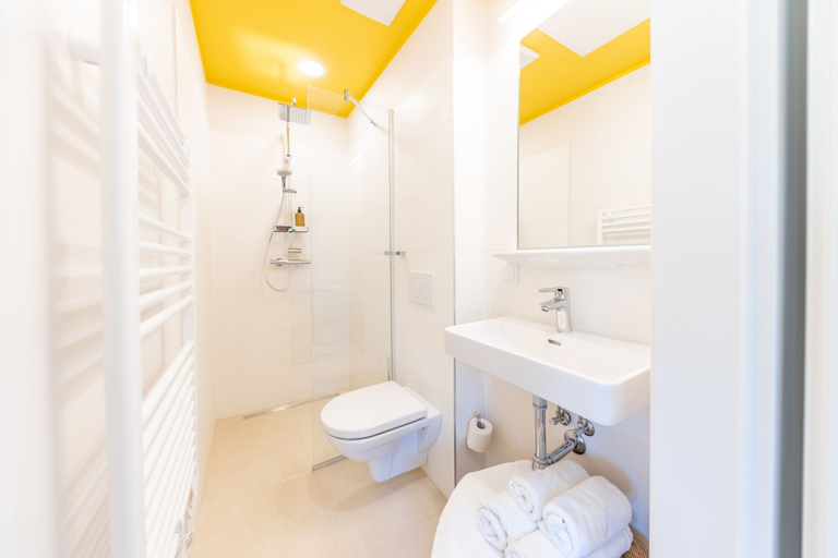 Bathroom 4, Boutiquehotel Caravella, Villach Land