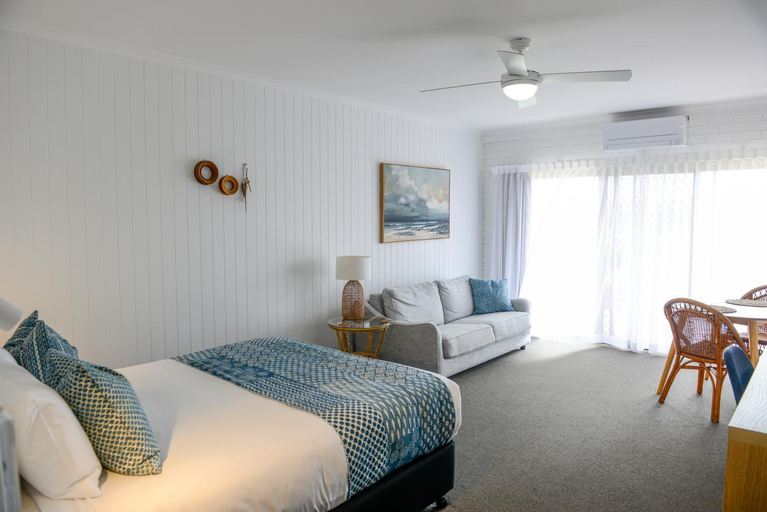 Bedroom 3, Mollymook Seascape Motel, Shoalhaven - Pt B