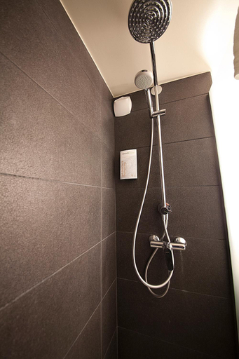 Bathroom 4, Campanile Clermont Ferrand Sud Aubieres, Puy-de-Dôme