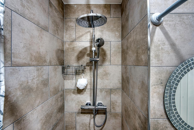 Bathroom 4, Aspen House, Birmingham