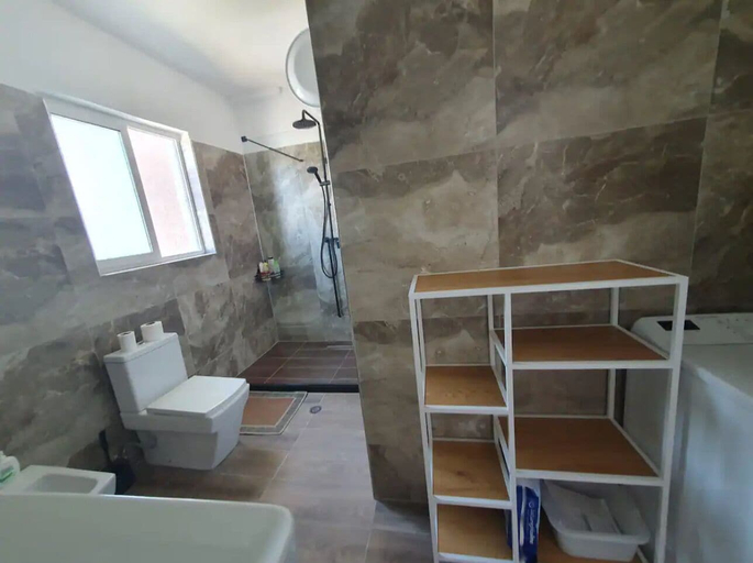 Others 4, Dream House, Durrësit