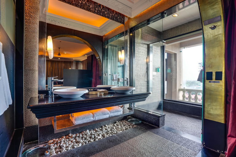 Bathroom 5, ABC Hotel, Angeles City