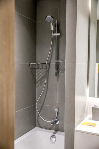Bathroom 4, Mercure Dubai Gold District, Dubai