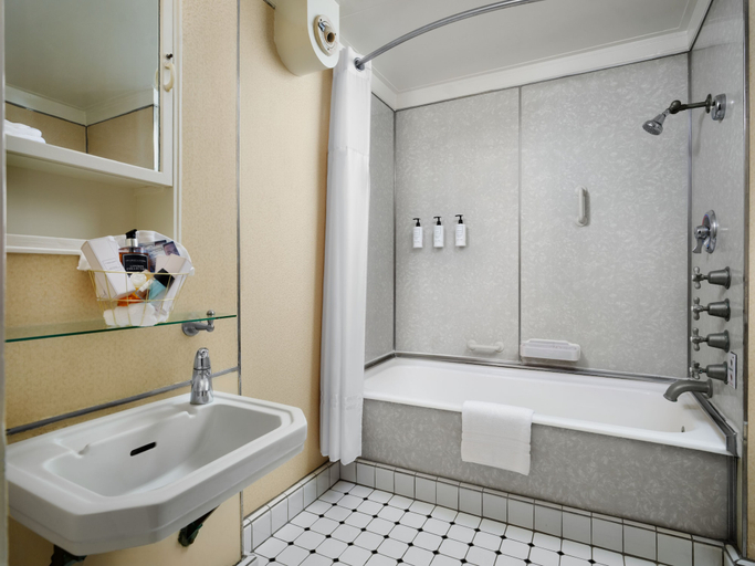 Bathroom 4, The Queen Mary, Los Angeles