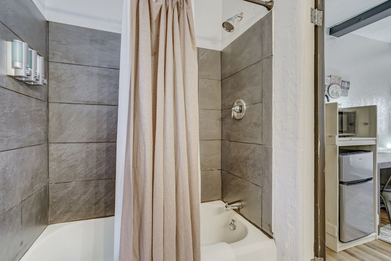Bathroom 3, Quest Rest - Unit 6, El Paso