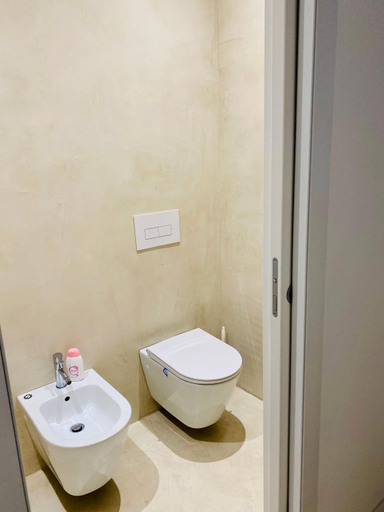 Bathroom 2, Casa di Rita, Catania